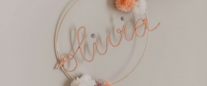 #1 DIY: Okrasek za otroško sobo – krog z imeni